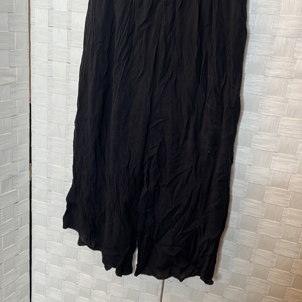 𝅺cure Charlotte russe Black Capri Jumper SZ L - Picture 3 of 3